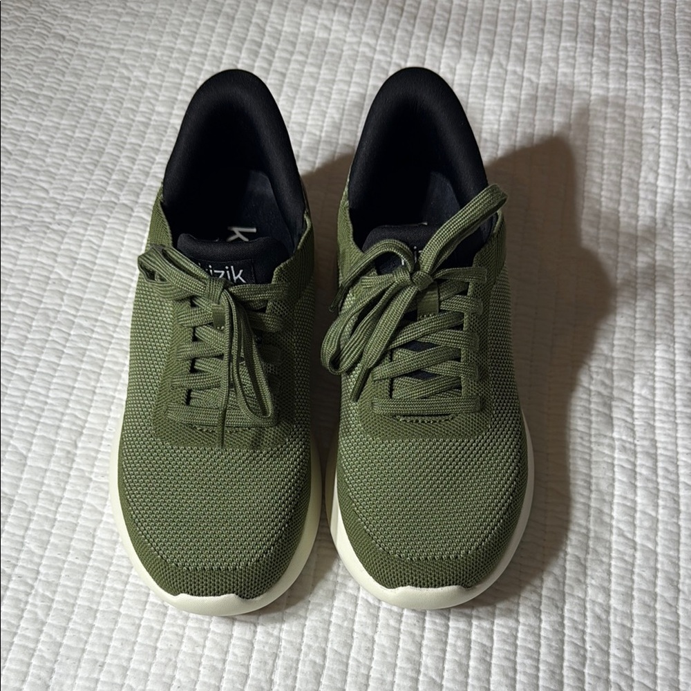 Kizik Women's Green Sneakers